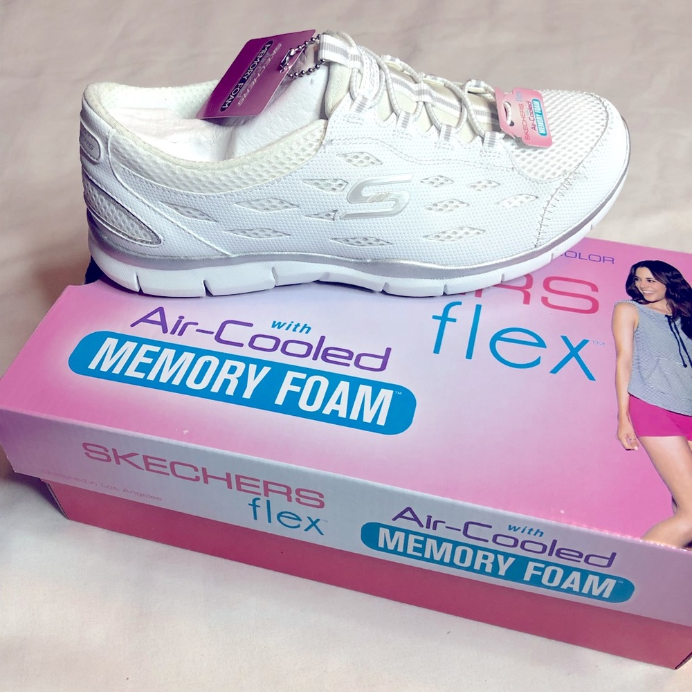 Skechers Flex Air Cooled memory foam white lace up casual shoes